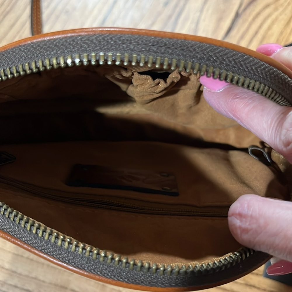 Patricia Nash round crossbody - Picture 4 of 4